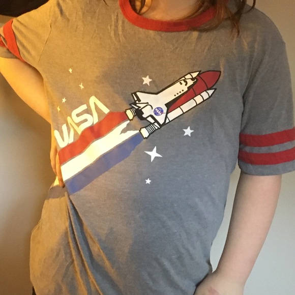 Old navy NASA shirt - Picture 3 of 4